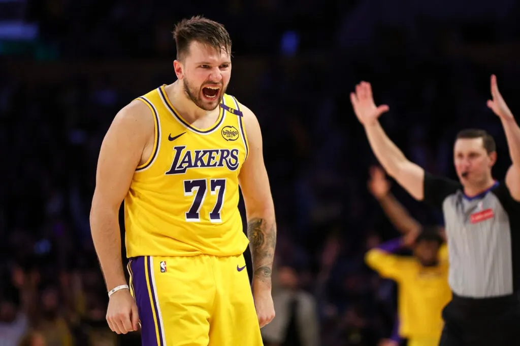 New York Knicks vastaan Los Angeles Lakers' title='Luka Doncic on juuri tehnyt jotain, mitä yksikään NBA-pelaaja ei ole onnistunut vuoden 2013 jälkeen, hän saa kiittää LA Lakersia