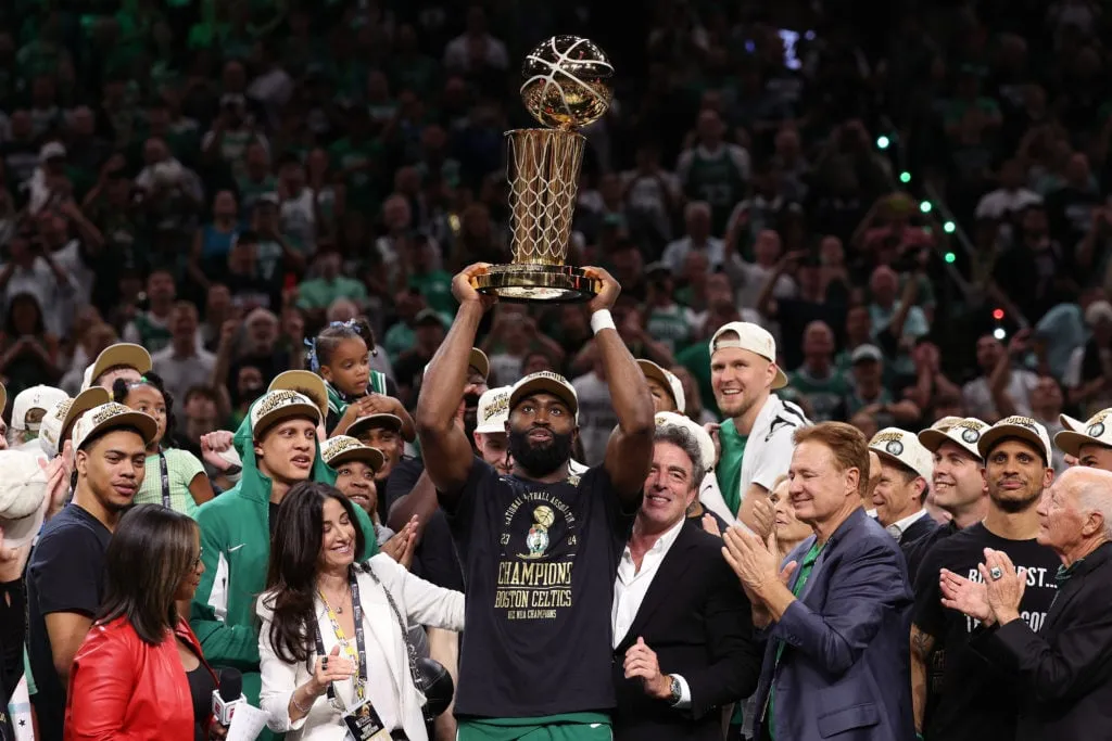 2024 NBA 결승전 - 5차전' title='챔피언십에서 가장 많은 우승을 차지한 NBA 프랜차이즈에는 Boston Celtics와 Los Angeles Lakers가 있습니다.