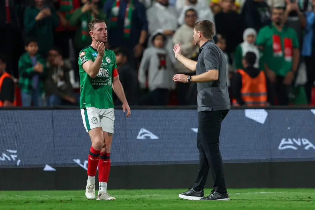 Kilder: Al Ettifaq tar Steven Gerrard-beslutningen mens Jordan Henderson forlater