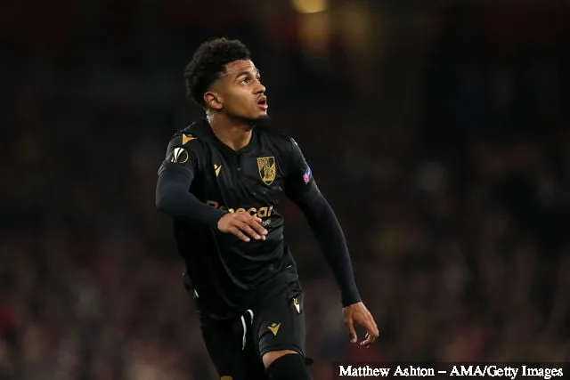 Marcus Edwards di Vitoria Guimaraes durante la partita del gruppo F della UEFA Europa League tra l'Arsenal FC e Vitoria Guimaraes all'Emirates Stadium il 24 ottobre 2019 a Londra, Regno Unito.' title='L'ex stella del Tottenham Hotspur Marcus Edwards è tra i primi 10 in Portogallo