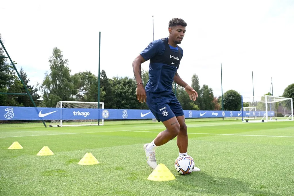 Chelsea palaa esikauden harjoituksiin' title='Gabriel Sara neljän sopimuksen joukossa Norwich XI:ssä avauspäivänä Cardiffissa