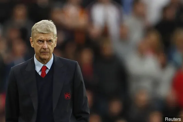 Arsenalin manageri Arsene Wenger' title='Gallas selittää, että hän valitsi Arsenalin numero 10 paidan