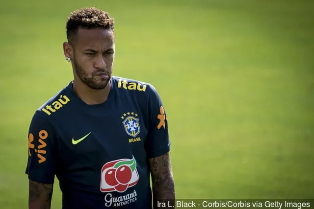 ネイマール・デ・シルバJr.' title='1998年から2018年までの各年で最も高額なサッカー選手