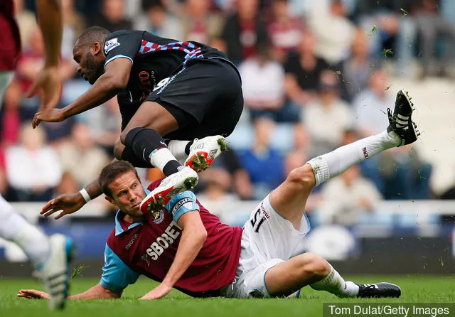 マシュー・アップソンがウェストハム・ユナイテッドの選手たちにアドバイス
