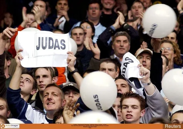 Tottenham-fans under Sol Campbell' title='Arsenals Invincibles: Hvor er de nu?