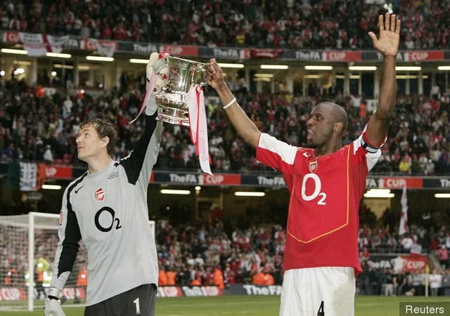 Jens Lehmann og Patrick Vieira i 2005' title='Arsenals Invincibles: Hvor er de nu?