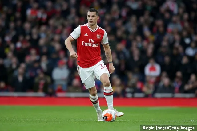 Granit Xhaka parla di essere stato privato della carica di capitano dell'Arsenal