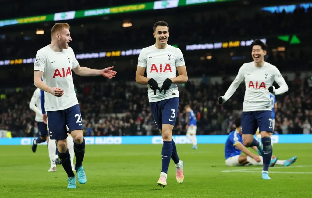 Marta Díaz reacciona en cinco palabras a la última actuación de Reguilón con el Tottenham