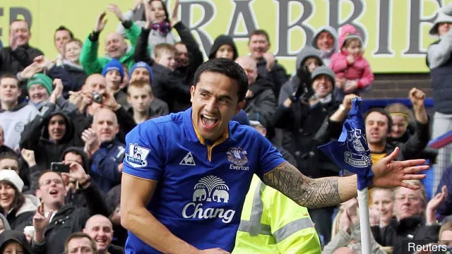 エヴァートンのレジェンド、ティム・ケイヒルがメルボルン・シティでダウンアンダーで驚異的なゴールを決めたことにツイッターが反応