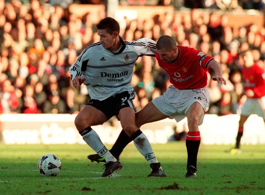 マーク・リーチ スポーツ写真用バケツ 2001' title='700万ポンドのスター獲得交渉中、フラムのフランスエースワースト5にオリヴィエ・ダクールがランクイン