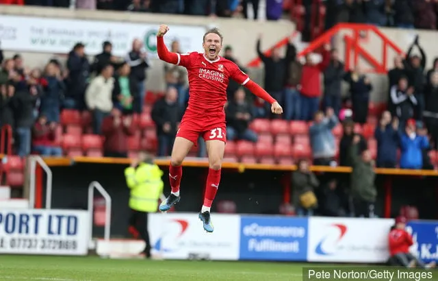 스윈던 타운의 맷 테일러가 25일 에너지 체크 카운티 그라운드에서 열린 스윈던 타운과 노샘프턴 타운 간의 스카이 베트 리그 2 경기에서 팀 골을 넣은 후 기뻐하고 있습니다.' title='비디오: Premier League에서 처음으로 강등된 7개 팀: 현재 어디에 있나요?