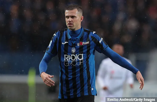 Josip Ilicic of Atalanta BC guarda durante la Serie A match tra Atalanta BC e Cagliari Calcio al Gewiss Stadium il 3 novembre 2019 a Bergamo, Italia.' title='7 migliori calciatori con numeri di maglia superiori a 50