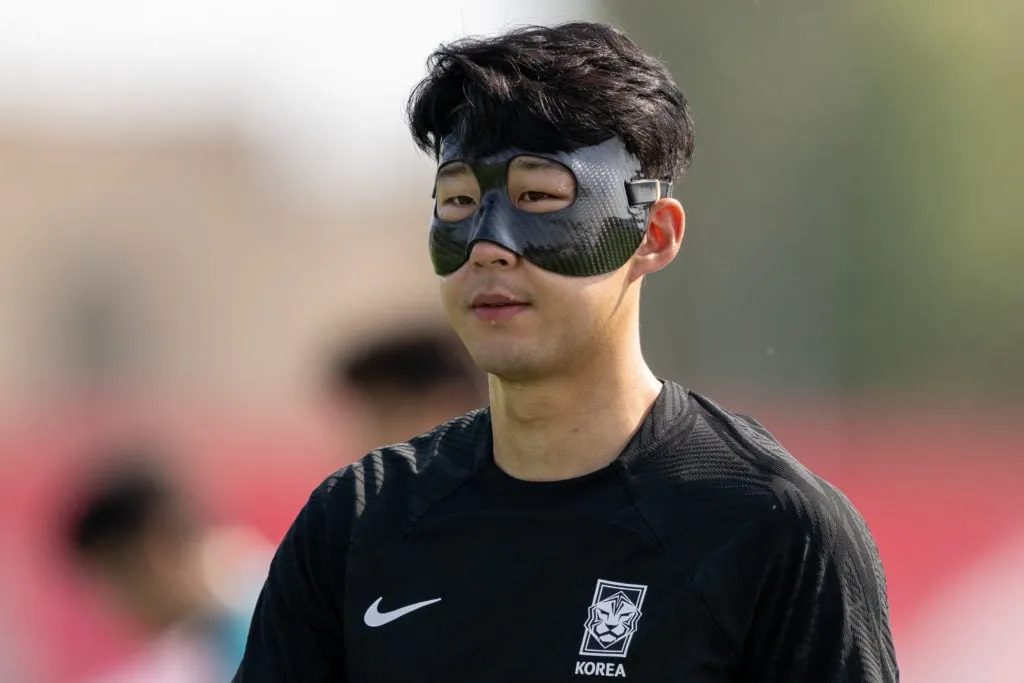 Perché la stella del Tottenham Son Heung-min indossa una maschera per la Corea del Sud ai Mondiali?