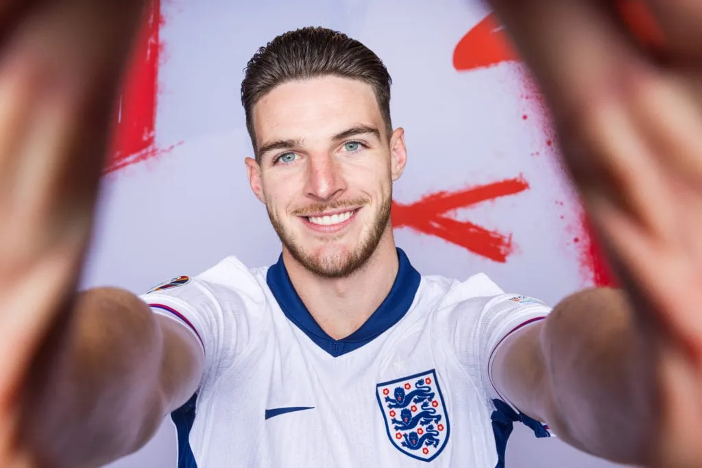 Portraits de l'Angleterre - UEFA EURO 2024' title='« Top guy »… Adam Wharton nomme un joueur d’Arsenal qui se démarque et il essaie d’apprendre de lui