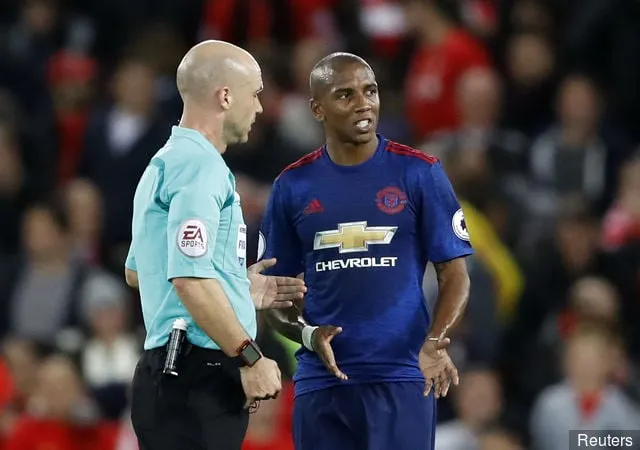 Эшлі Янг' title='Знакамітая пяцёрка на флопе ў футболе - найбуйнейшыя скачкі ў гульні