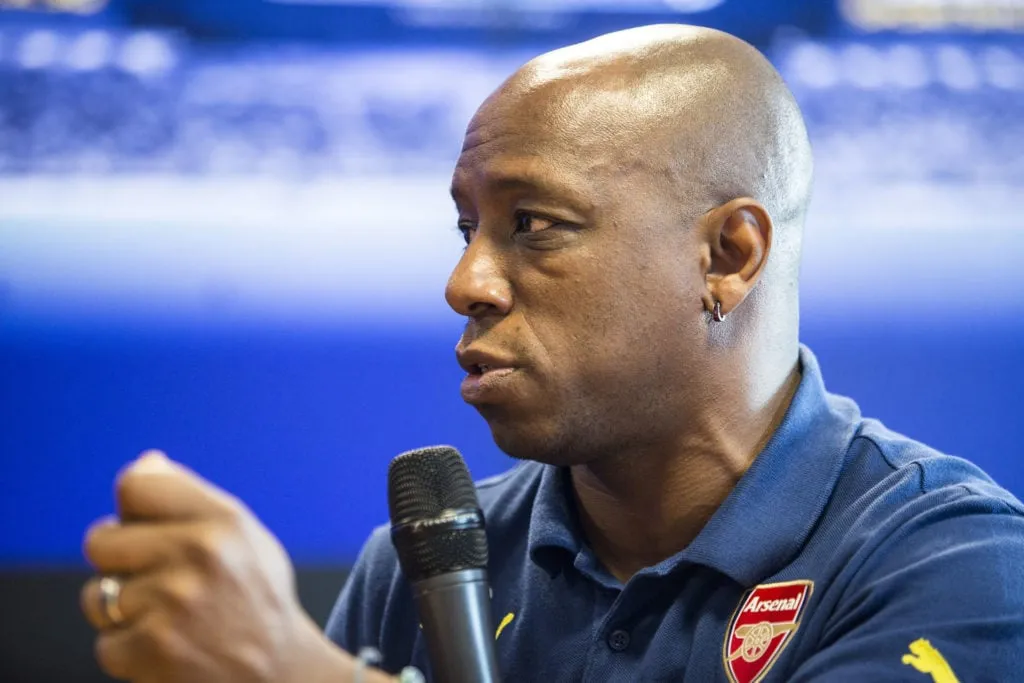 Ian Wright tidligere Arsenal-spiller' title=''Hvis det var opp til meg': Thierry Henry sier at 57-åringen burde ha en statue på Emirates