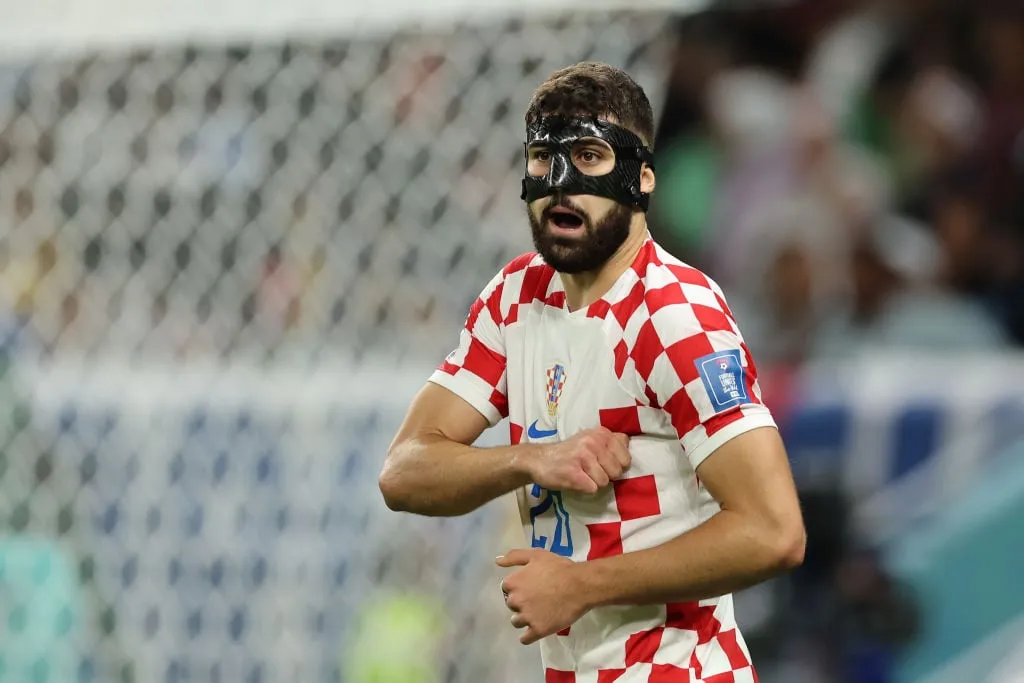 ¿Por qué Josko Gvardiol lleva mascarilla? Explicación del sombrero mundialista de la estrella croata de 20 años