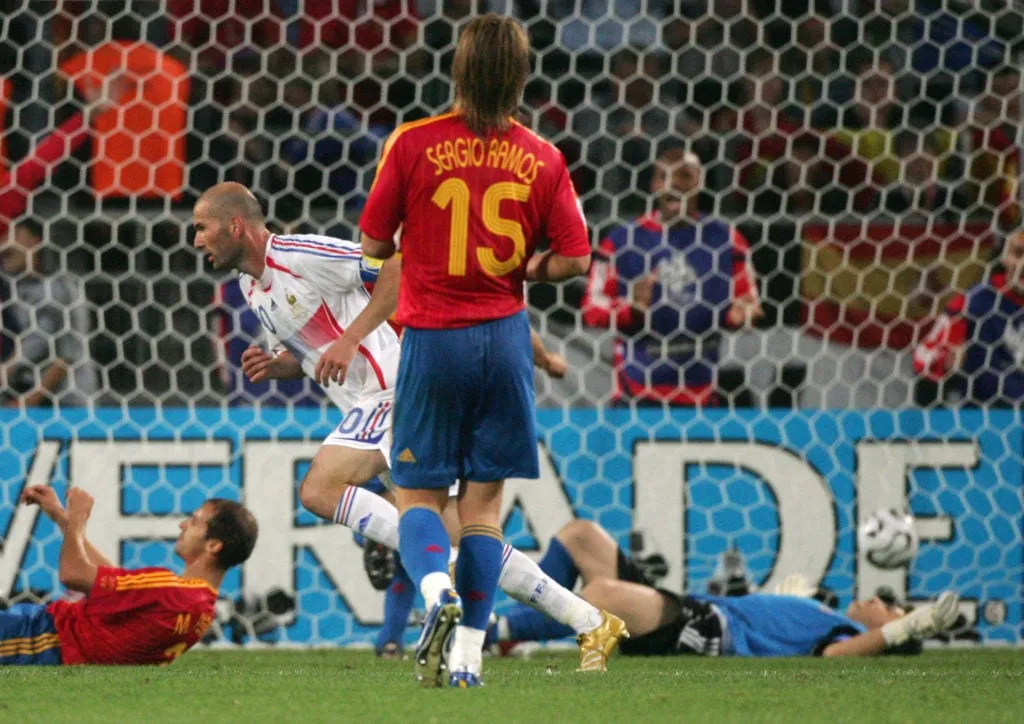 Centrocampista francese Zinedine Zidane (2ndR)' title='Quanti Mondiali ha vinto Zinedine Zidane? Il record dell’icona della Francia