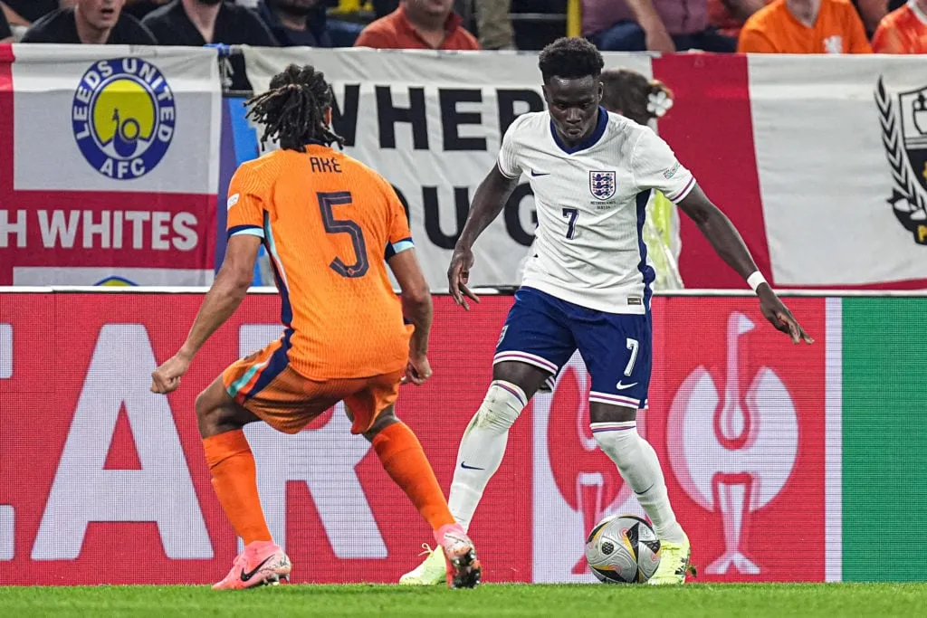 Holländska medier reagerar på hur Nathan Ake klarade sig mot Arsenals Bukayo Saka