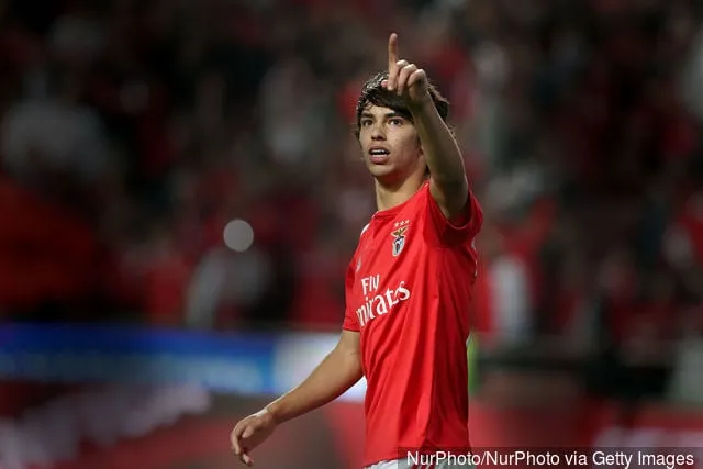 I følge portugisisk og spansk presse har Atletico Madrid forutsett all konkurransen og vil betale 120 millioner til Benfica for å ha den portugisiske spissen Joao Felix i...' title='7 fotballspillere avvist for å være 'for små