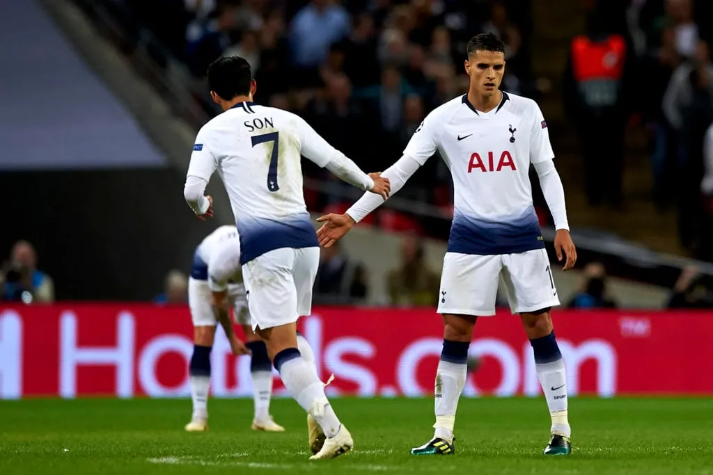 Erik Lamela visar kärlek till en Tottenham Hotspur-spelare efter oavgjort försäsong