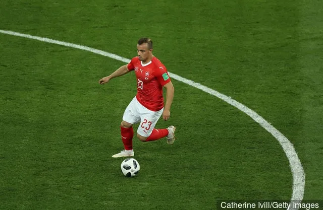 Джэрдан Шакіры са Швейцарыі падчас матчу групы Е чэмпіянату свету па футболе 2018 у Расіі паміж Бразіліяй і Швейцарыяй на «Растоў-Арэне» 17 чэрвеня 2018 года ў Растове-на-Доне, Расія.' title='7 самых маладых гульцоў на ЧС-2010: дзе яны зараз?