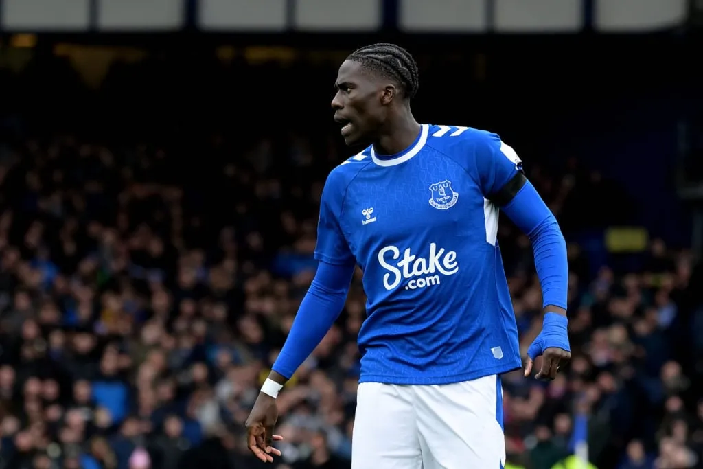 Эвертан Амаду Онана траўма Астан Віла Шон Дайч' title='Шон Дайш пацвярджае статус траўмы Амаду Онаны ў матчы 'Эвертан' - 'Астан Віла'.