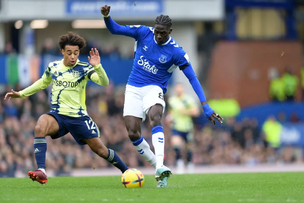 Sean Dyche bekrefter Amadou Onanas skadestatus for Everton mot Aston Villa