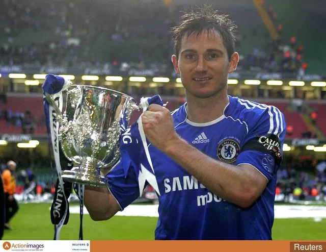Chelsea' title='Frank Lampard kan ikke modstå endnu en West Ham-gravning efter Chelsea-sejr