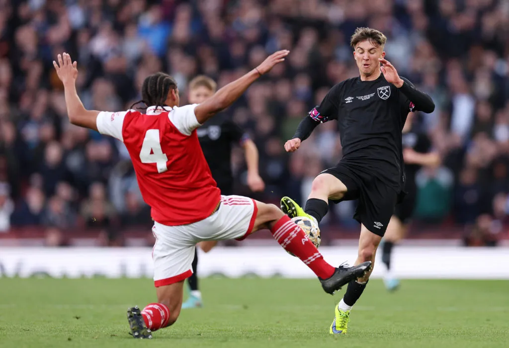 Jack Wilshere hyller Josh Robinson til tross for at Arsenal tapte FA Youth Cup-finalen til West Ham