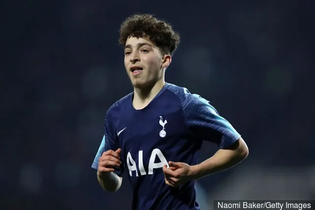 A Tottenham Hotspur szurkolói reagálnak Armando Shashoua EFL Trophy teljesítményére