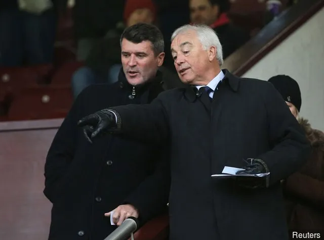 Roy Keane y Stan Ternent' title='Informe: Stan Ternent de Hull tiene la intención de rechazar Aston Villa a pesar del interés de Bruce en reunirse