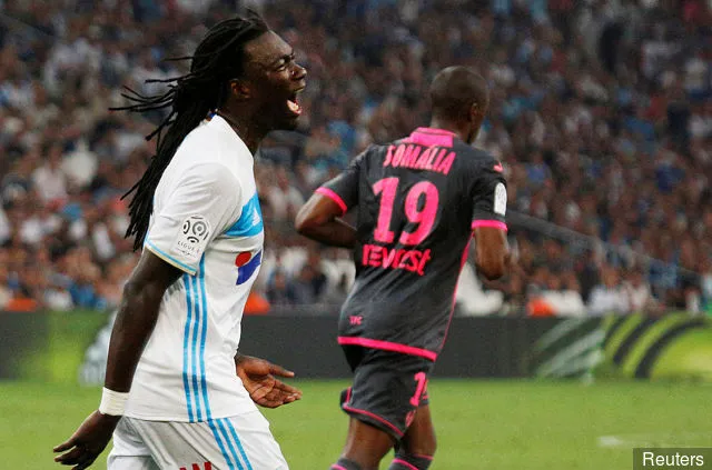 Bafetimbi Gomis' title='A futballtörténelem hat leggyorsabb mesterhármasa