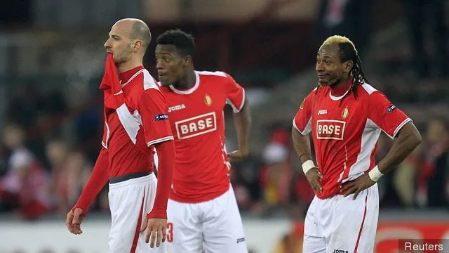 Chaise longue standard' title='Les trois structures de championnat les plus intéressantes du football