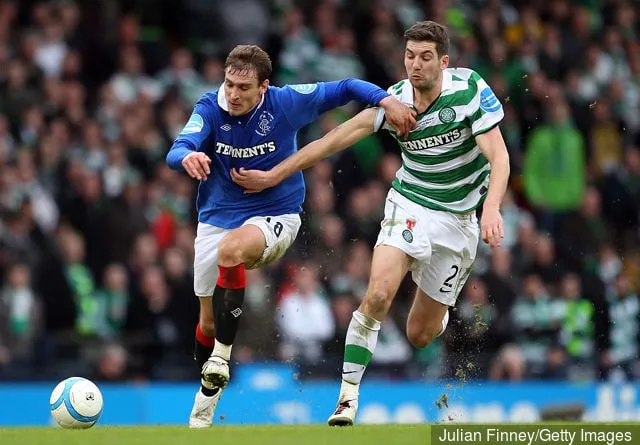 Nikica Jelavics fra Rangers kæmper med Charlie Mulgrew fra Celtic under Co-operative Insurance Cup-finalen mellem Celtic og Rangers på Hampden Park den 20. marts 2011 i Glasgow...' title='Nikica Jelavic hævder, at han aldrig ville forlade Rangers