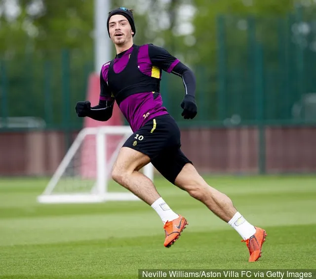 Джэк Грыліш з 'Астан Вілы' падчас трэніроўкі на трэніровачнай пляцоўцы Бодымур Хіт 3 мая 2019 г. у Бірмінгеме, Англія.' title='Фанаты «Астан Вілы» адрэагавалі на фітнес-відэа Джэка Грыліша