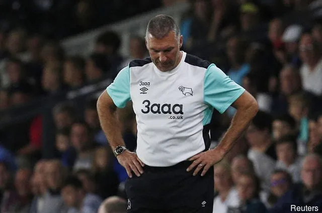 “Más atmósfera en mi bazo” – los fanáticos del Derby County reaccionan en Twitter