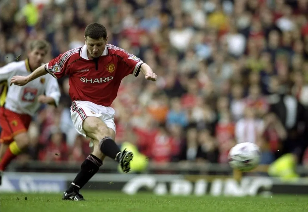 Dennis Irwin' title='Minden idők 7 legjobb Premier League balhátvédje, köztük az Arsenal és az Everton ikonjai