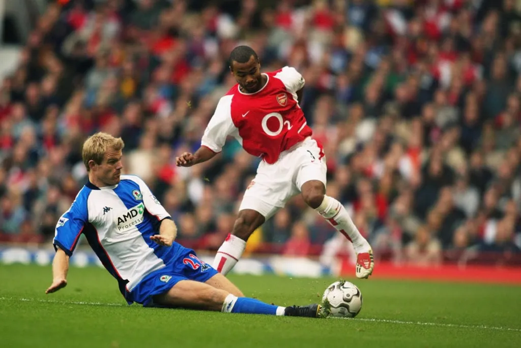 7 meilleurs arrières gauches de Premier League de tous les temps, dont les icônes d'Arsenal et d'Everton