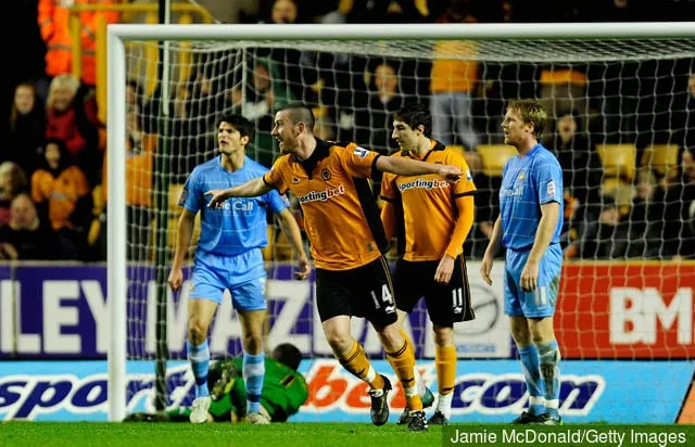 David Jones de Wolverhampton Wanderers célèbre sa notation' title='Steven Fletcher dit que son coéquipier libéré de Sheffield Wednesday était le meilleur joueur de Wolverhampton Wanderers