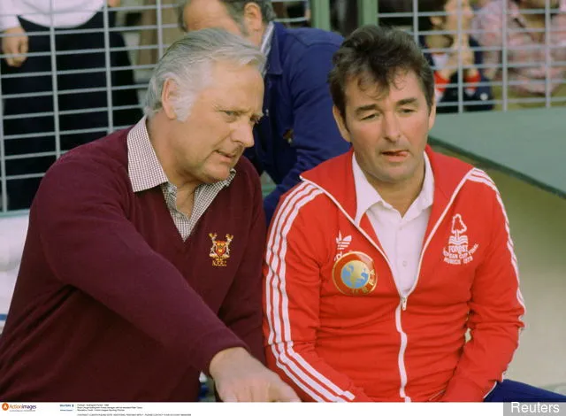 Brian Clough Nottingham Forest Manager avec son assistant Peter Taylor' title='Nottingham Forest contre Leeds United : une histoire de deux Brian Cloughs