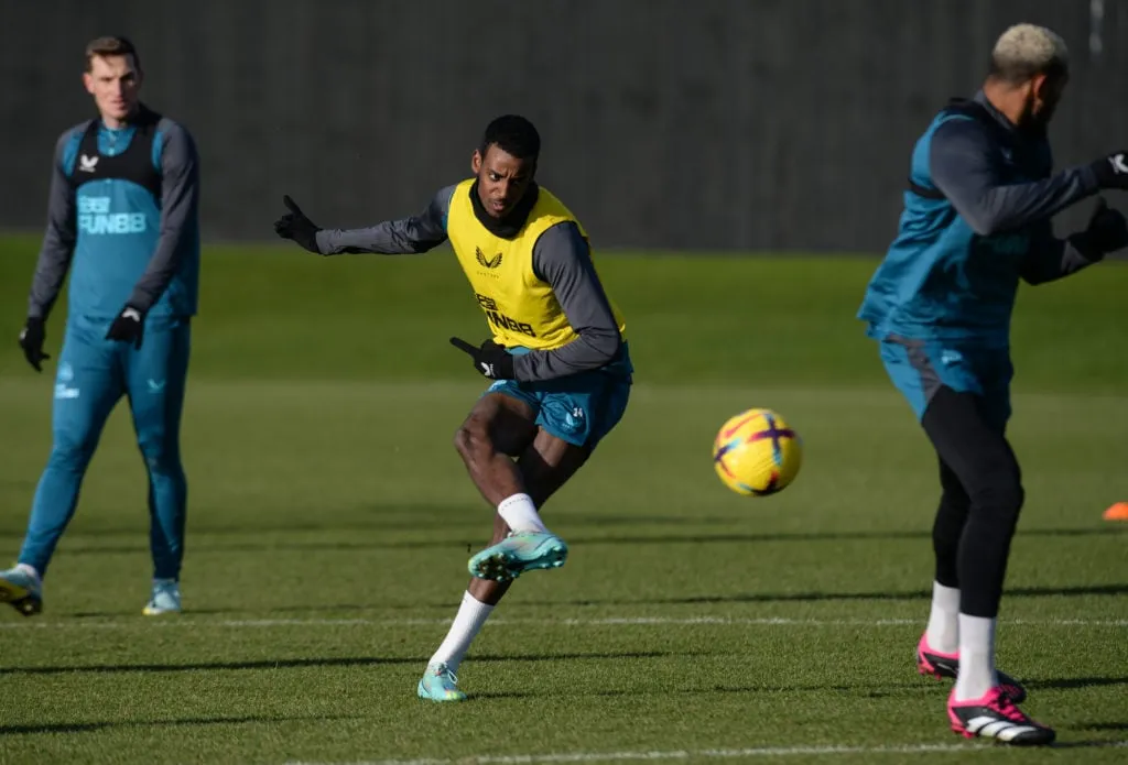 Howe hará un cambio clave, as 'fantástico' para comenzar: alineación prevista de Newcastle vs Crystal Palace