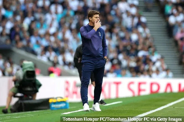 Mauricio Pochettino Manager van Tottenham Hotspur geeft zijn team instructies tijdens de Premier League-wedstrijd tussen Tottenham Hotspur en Crystal Palace in het Tottenham Hotspur Stadium op...' title='Mauricio Pochettino is het niet eens met de mening over Tottenham Hotspur