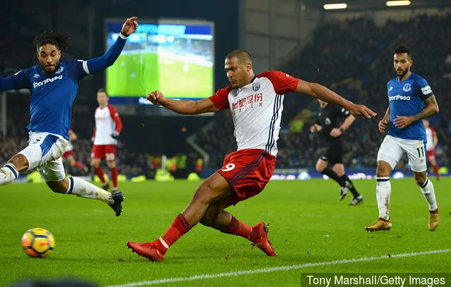 Salomon Rondon del West Bromwich Albion durante la partita della Premier League tra Everton e West Bromwich Albion al Goodison Park il 20 gennaio 2018 a Liverpool, in Inghilterra.' title='Salomon Rondon avrebbe presumibilmente una clausola di uscita da 16,5 milioni di sterline; il Newcastle dovrebbe battere il record su di lui?