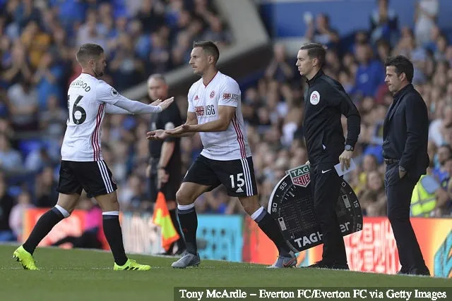 Phil Jagielka (15) optræder for første gang på Goodison Park, siden han forlod Everton under Premier League-kampen mellem Everton og Sheffield United på Goodison Park den 21. september...' title='Chris Wilder hylder Everton-fans efter Phil Jagielka-modtagelse