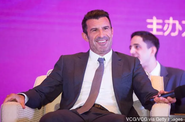 Luis Figo, a korábbi portugál labdarúgó egy kereskedelmi eseményen vesz részt 2018. szeptember 8-án a kínai Shenyang Liaoning tartományban.' title='A futball 7 legnagyobb 7. száma
