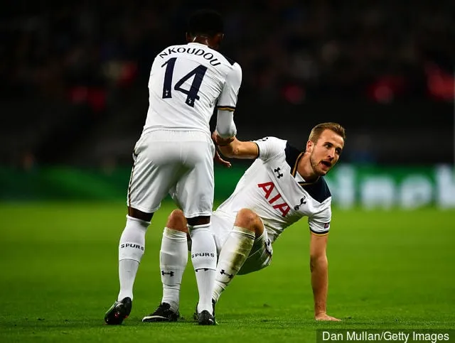 A rivális szurkolók kigúnyolják a Tottenham Hotspurt a klub Twitter-bejelentése után