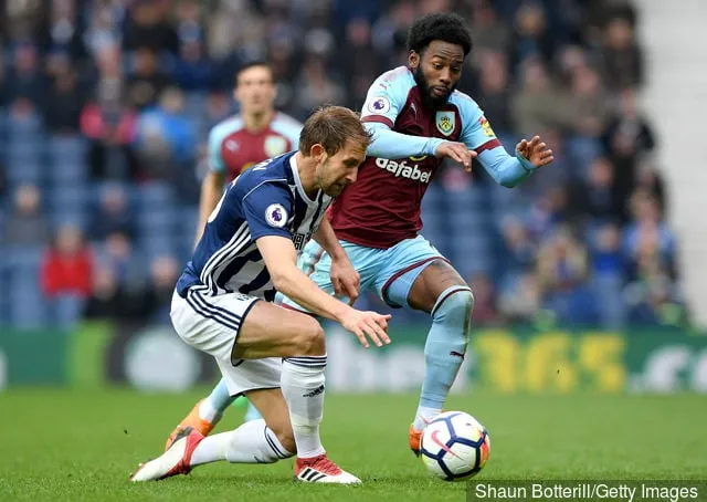 James Morrison från West Bromwich Albion Aaron Lennon från Burnley kämpar om besittning under Premier League-matchen mellan West Bromwich Albion och Burnley på The Hawthorns den 31 mars...' title='7 yngsta spelare vid VM 2006: Var är de nu?