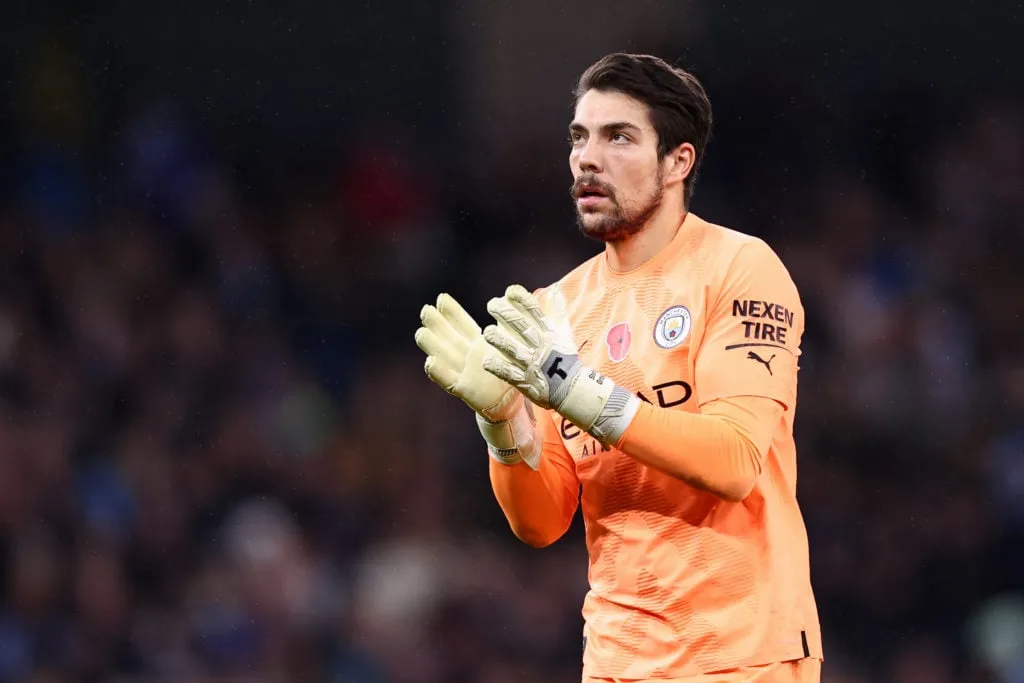 Vem är Stefan Ortega? Manchester City-mannen skrev på under radarn, i somras