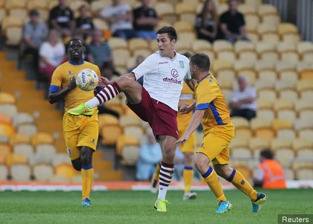 Gary Gardner – Aston Villa in Aktion' title='Gary Gardner ist fest entschlossen, den Platz in der ersten Mannschaft von Aston Villa zu behalten